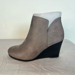 NWT NEW Soda Ability Wedge Bootie